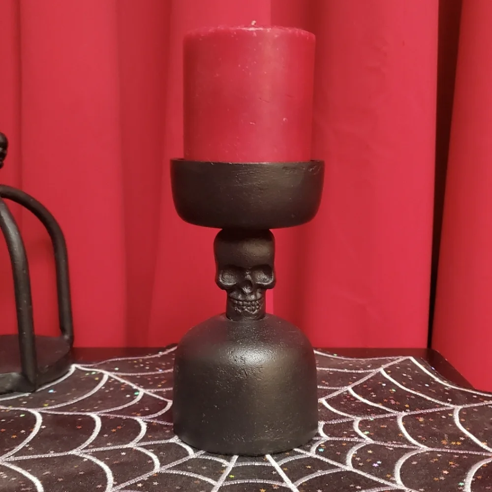 NWT Pair of Skull Candle Holders‎ - For Pillar Candles